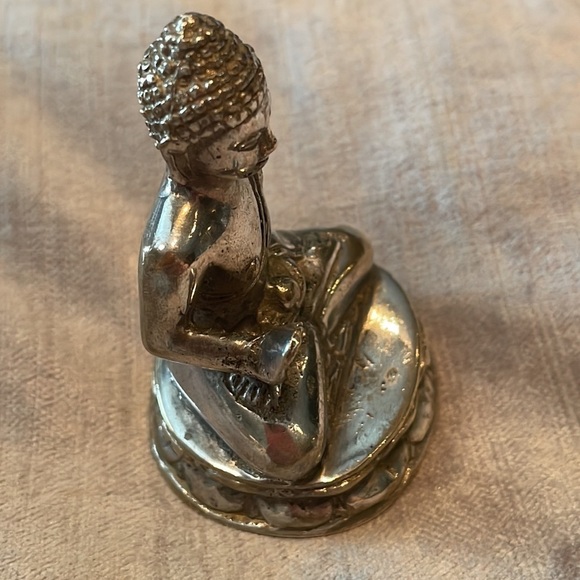 Vintage Silver Buddha Hand Raised - Picture 5 of 12